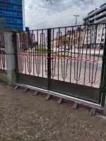 Nová brána na Kuchajde je osadená