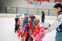 Ľadová párty v maskách: karneval plný smiechu a zábavy