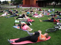 POZOR ZMENA! Letná joga na Kuchajde sa cvičí každý pondelok a stredu už od 18.00 h