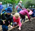Žiaci z bratislavského Nového Mesta sa budú starať o vlastnú záhradu. Na Základnej škole na Sibírskej ulici č. 39 v piatok 26. septembra o 10:00 hod. slávnostne otvori…